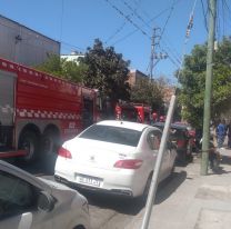 Bomberos de Jujuy lograron salvar a una familia de un incendio: el patio ardía en llamas