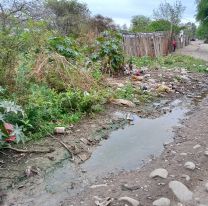 Se rompió una cañería de Agua Potable y aseguran que es un foco infeccioso