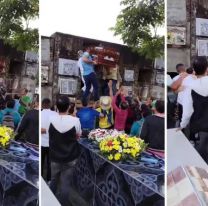 En plena ceremonia fúnebre se les cayó el ataúd ante las miradas de horror de los familiares