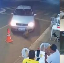 [VIDEO] Joven fue a tomar con sus amigos y la dejó sola: su esposa lo atropelló