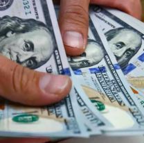 El dólar blue baja $75 y cotiza a $995