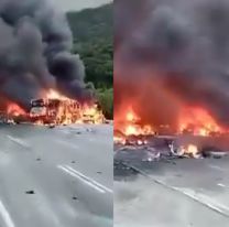 Urgente: explotó un camión con nafta y hay varios muertos