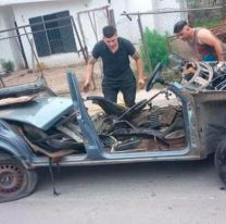 Le robaron el auto, salió a buscarlo y lo encontró despedazado