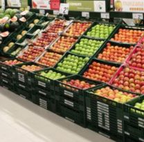 Por la crisis, asi se vende el durazno en los supermercados: "Primera vez que veo esto"