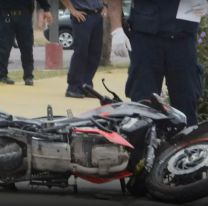 Tragedia en plena avenida: una joven de 19 años murió tras chocar con la moto