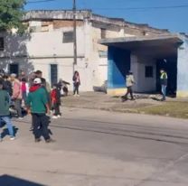 Vio un indigente, le prendió fuego su frazada y su colchón, y lo mató a tiros