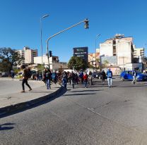 "Sin agua no hay vida": Comunidades se movilizan por el centro de la ciudad