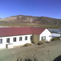 Tragedia en una escuela de Salta: murió un nene al caer con dos compañeros a un pozo ciego