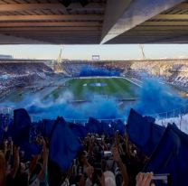 En pleno partido de Talleres murió un hincha en la tribuno y paralizó al estadio