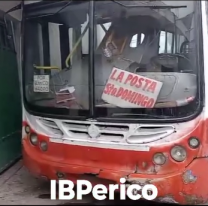 Un colectivo se incrustó dentro de una casa en Perico: Se salvaron de milagro