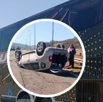 Terrible vuelco en Ruta 9: "Auto mordió la banquina y chocó con un colectivo"