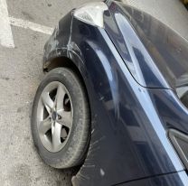 Buscan al dueño de este auto: lo estacionó en el centro jujeño y se lo chocaron