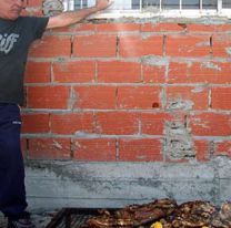 Escándalo en Jujuy: aseguran que puntero radical se lleva la comida de un comedor para hacer asados