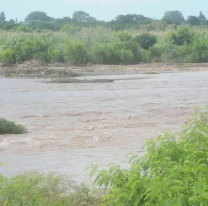 [URGENTE] Encontraron un cuerpo en el río: tenía una caja de vino