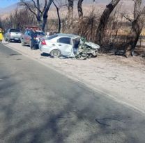 Terrible accidente en Jujuy: chocaron contra un árbol y hay dos heridos graves