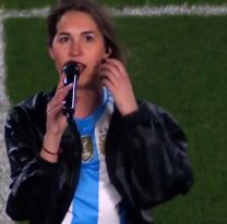 Quién es la chica que la rompió cantando en los festejos de la Selección