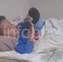 Se conoció un video de Loan jugando en una cama 