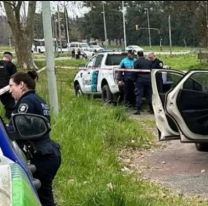 Encontraron a dos personas sin vida en el Parque Pereyra, en el asiento de atrás había un bebé llorando