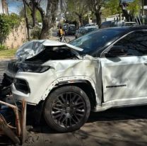 Reconocido futbolista estaba yendo a entrenar y terminó en un terrible choque