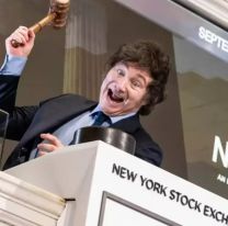 La caída del riesgo país entusiasma al mercado, pero bancos de Wall Street advierten que todavía hay temores