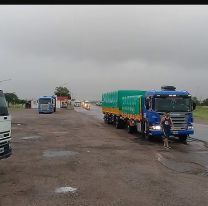 Camionero jujeño se tiró a dormir al costado de la ruta: le saquearon la carga