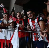 Multitudinario recibimiento de River en Brasil