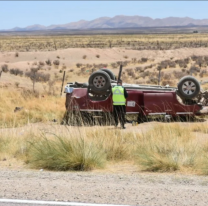 Accidente en Jujuy: un auto volcó en la ruta 9 y hay seis personas heridas