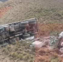 Tragedia en Jujuy: desbarrancó un camión y murieron dos trabajadores