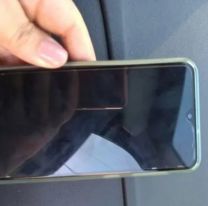 Vendía medias en la calle y encontró un celular: era de importante famoso