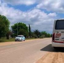 Gritos y desesperación: se cayó un hombre cuando bajaba del colectivo y murió