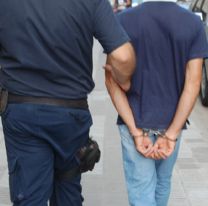 Agente penitenciario detenido por exhibiciones fuera de lugar