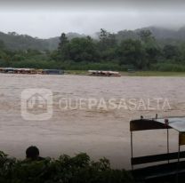 [URGENTE] El río Bermejo a punto de desbordar: cerraron el puerto de chalanas