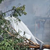 [URGENTE] Avión se despistó y chocó con una casa: hay dos fallecidos