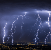 En medio de la tormenta, salteña fue alcanzada por un rayo: gritos y corridas