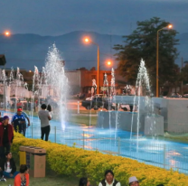 Salvajada en una plaza de Jujuy: se bajaron de un auto y atacaron a botellazos a una familia