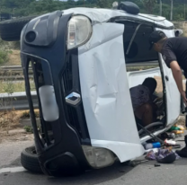 Vuelco en Ruta 9: dos heridos tras fuerte choque en el inicio del año