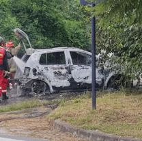 Brutal incendio sobre la ruta 9 al ingreso de San Pablo de Reyes