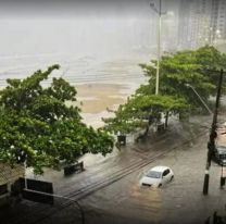 Miles de argentinos afectados por graves inundaciones en playas de Santa Catarina