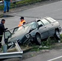 Impactante accidente en avenida Savio: auto perdió el control y así quedó