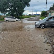 Perico quedó bajo el agua y el intendente brilla po su ausencia