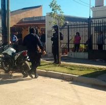 Puso en riesgo la vida de su niño por nacer. Saltó la reja y se metió a robar. Tiene 18 años y está embarazada