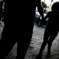 Vendía videos sexuales de sus hijas de 6 y 7 años, los producía ella misma