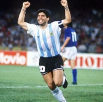 Empezaron a subastar pertenencias de Maradona, cuánto pagaron por esta camiseta