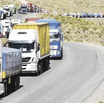 Colapsó la frontera: más de 3.000 camiones varados