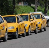 Taxista llevaba pasajeros, se durmió y chocó en Alto Comedero: Estaba machadísimo