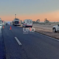 Salieron de vacaciones y chocaron en la ruta: el auto explotó y todos murieron