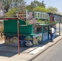 Se hizo el de pedir algo para comer, pero sus intenciones eran otras